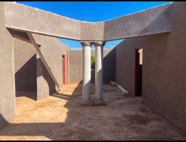 5 BEDROOM HOUSE FOR SALE IN MADIBA